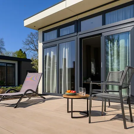 Modernes New Port 067 Mitten Im Gruenen Mit Eigener Terrasse Am Wasser Nr 67 Appartement *