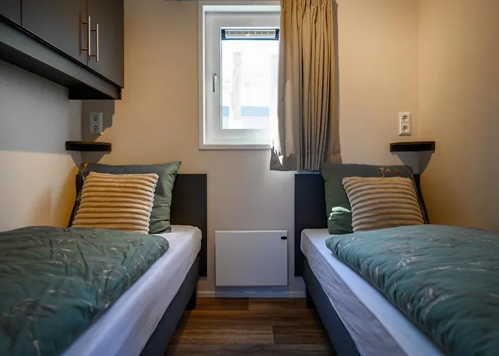 Modernes New Port 067 Mitten Im Gruenen Mit Eigener Terrasse Am Wasser Nr 67 Appartement *